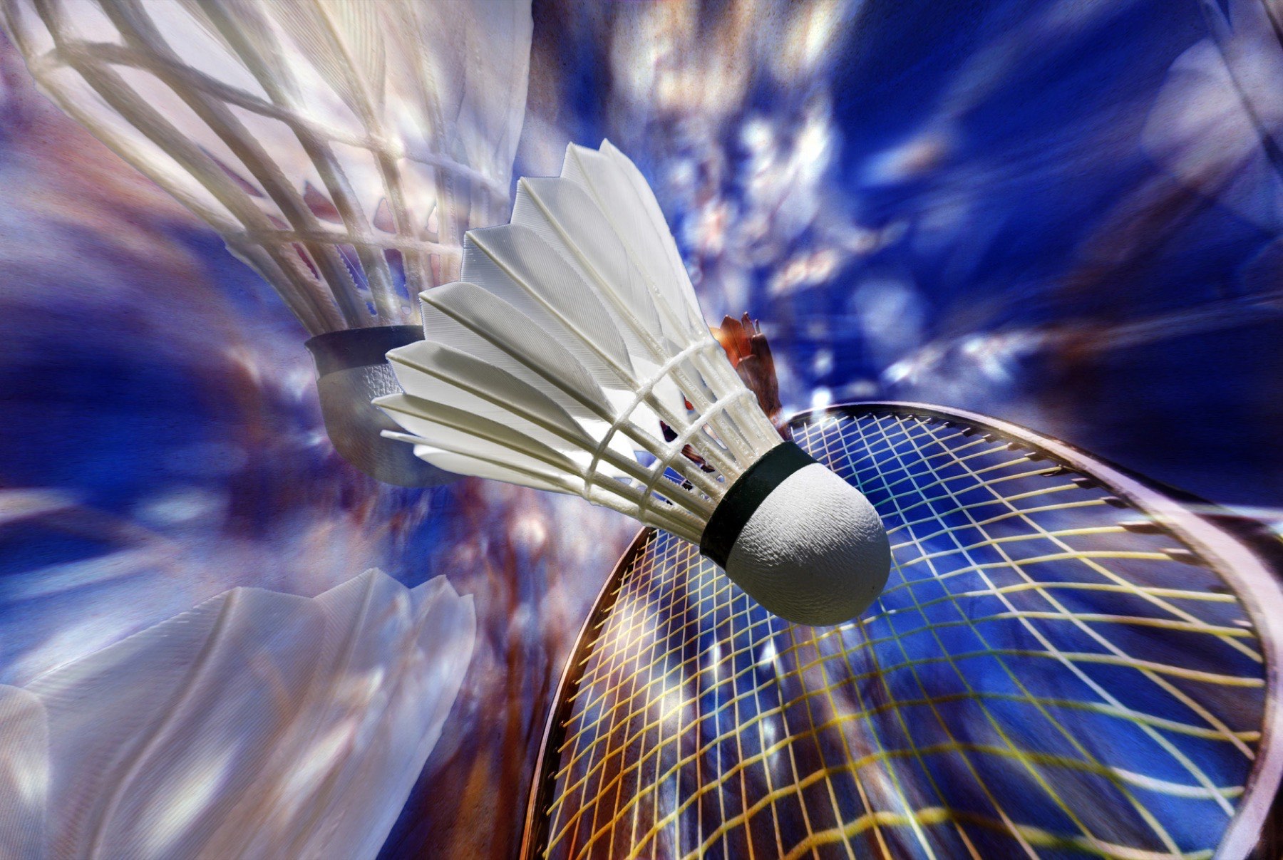 Badminton-Schläger und Federball in Nahaufnahme