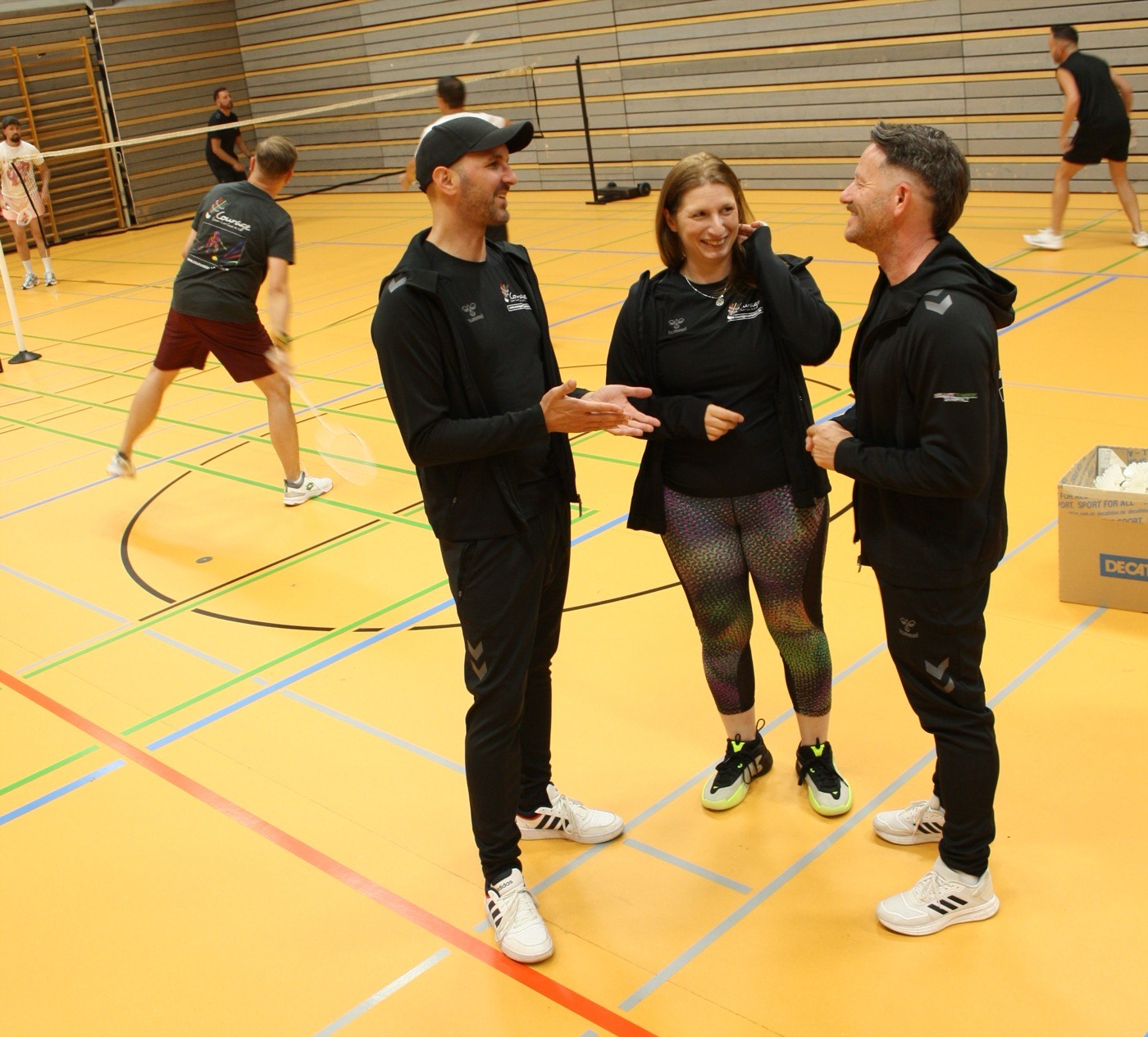 Courage!-Mitglieder im Gespräch nach dem Training